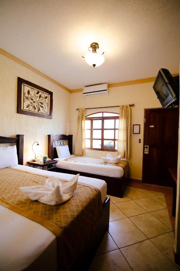 פלורס Hotel Quinta Maya מראה חיצוני תמונה